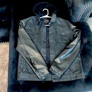 Great vintage forever 21 mens jacket for the fall leather sleeves and hood.